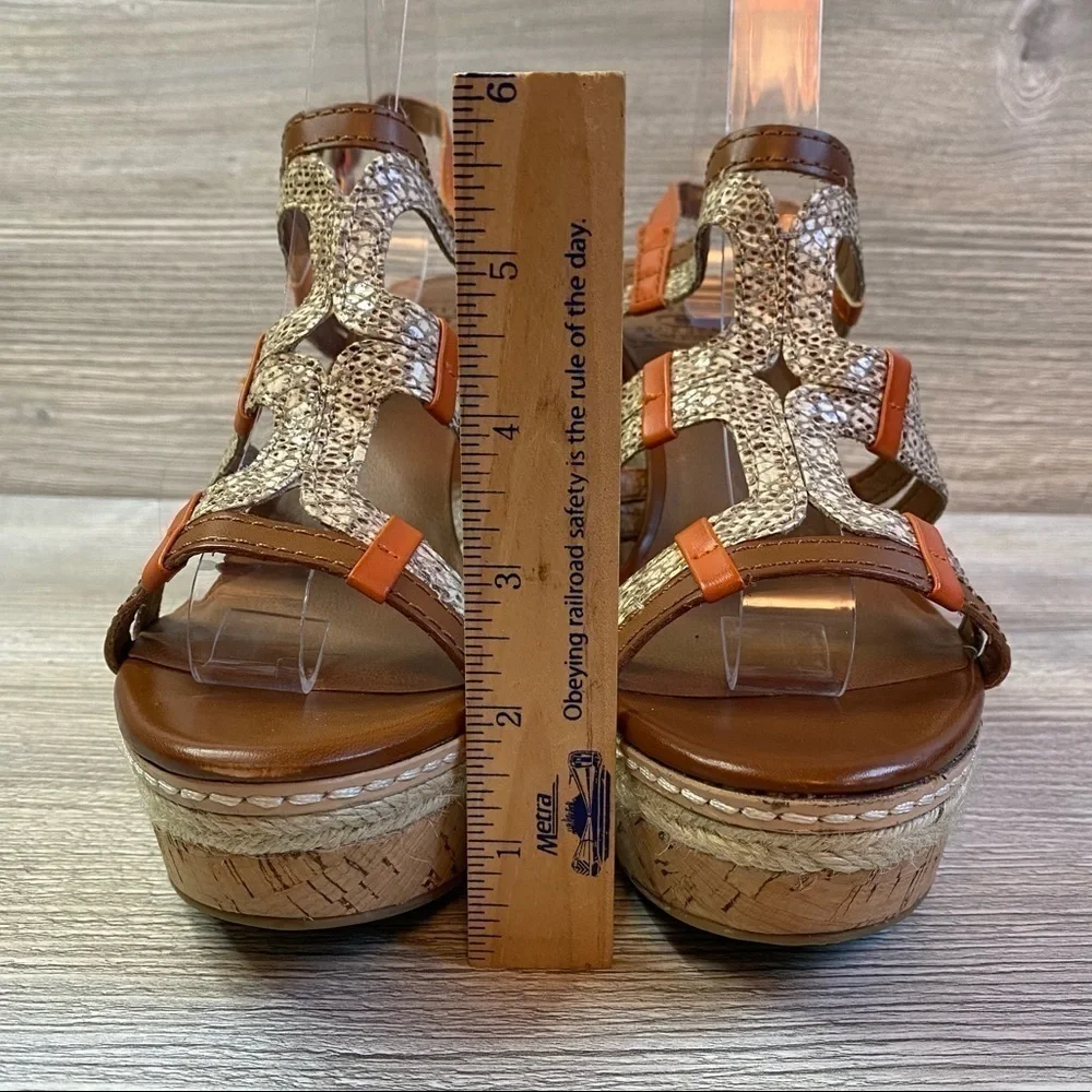 Strappy leather wedge cork sandals Lucky brand Keena with adjustable buckle EUC